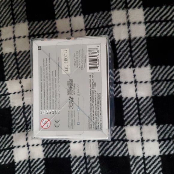 Funko POP! Monica Geller Vinyl Figure - Red, Black, White - Picture 6 of 6